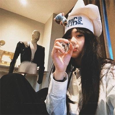 港口的日本姑娘